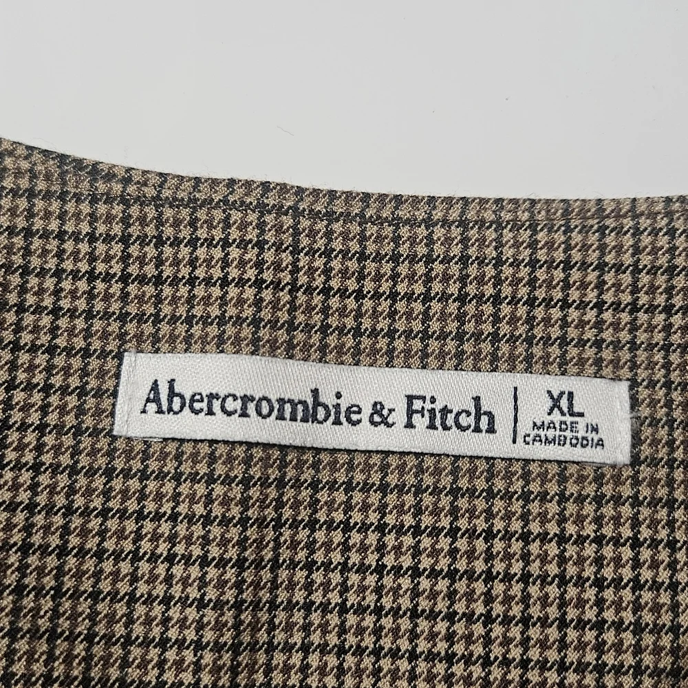 Abercrombie & Fitch Houndstooth Vest in Brown and Black - Picture 8 of 16